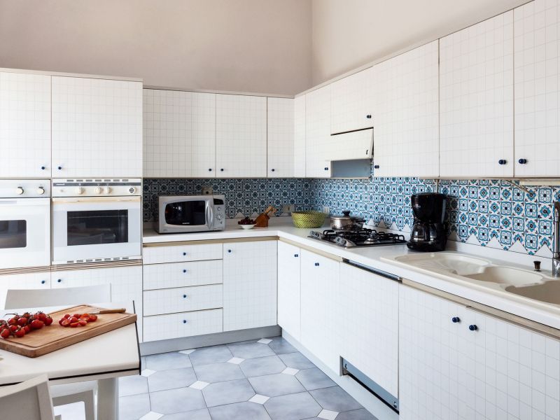 Fully-equipped kitchen 