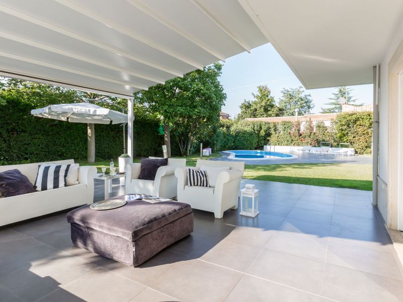 The relax area in the garden.