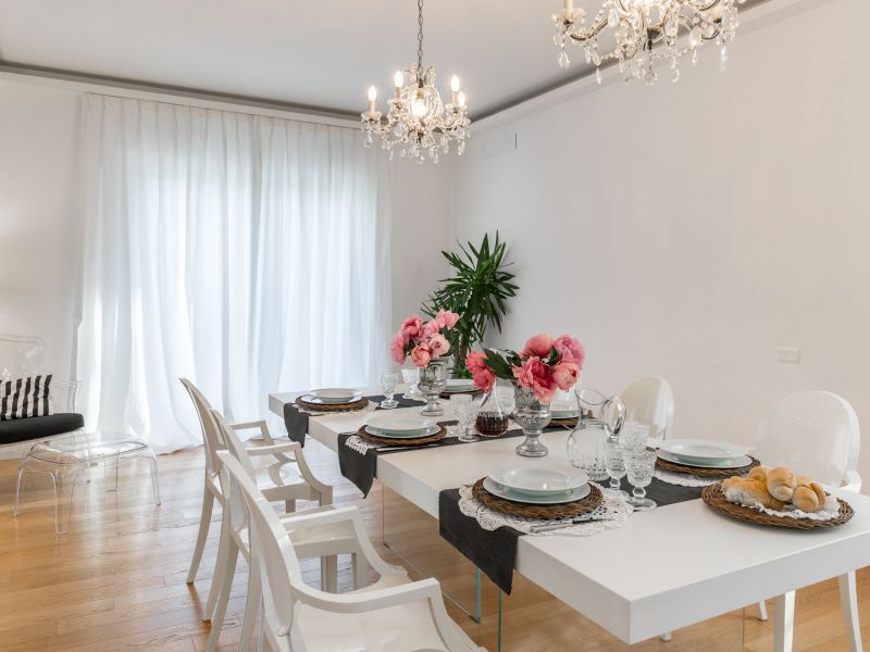 Dining room.