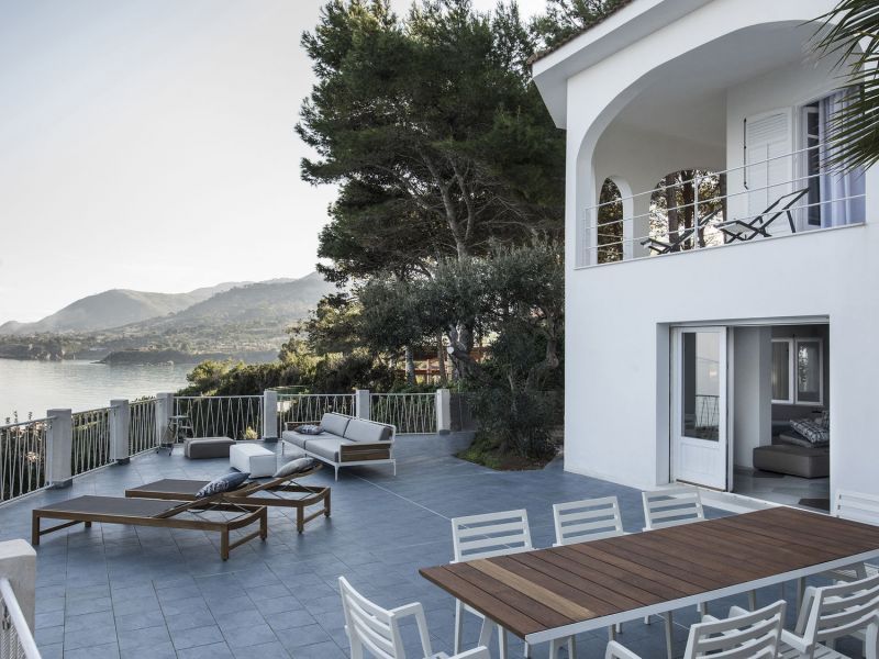 The terrace with seaview and al fresco dining area.