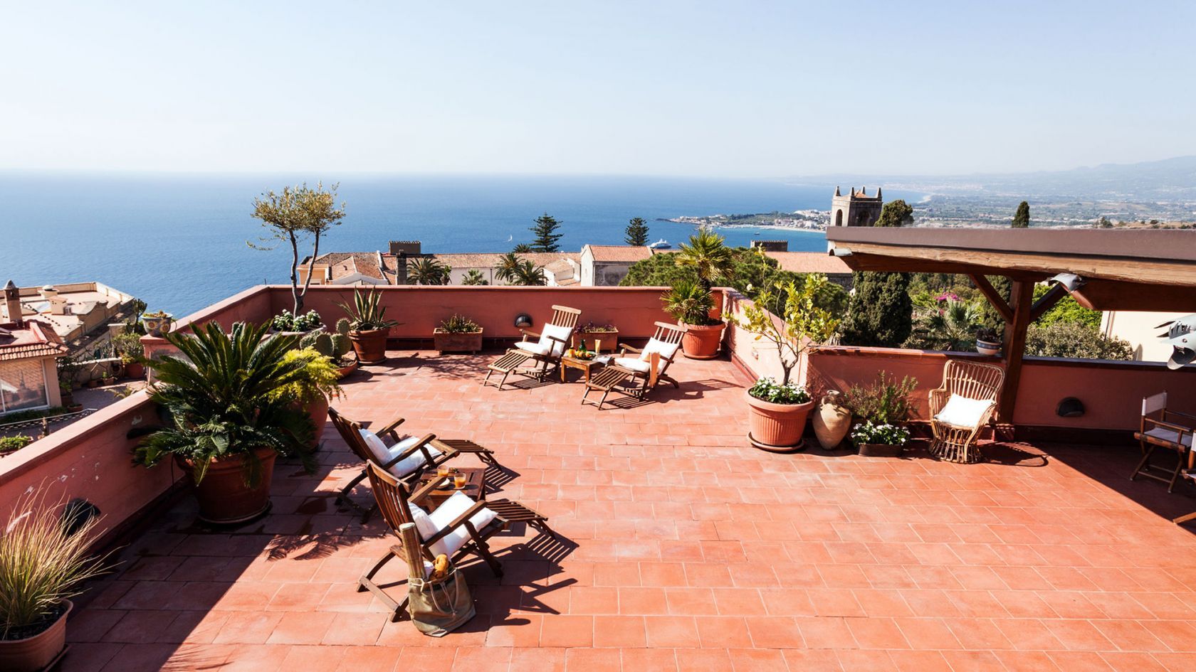 Solarium with sea view