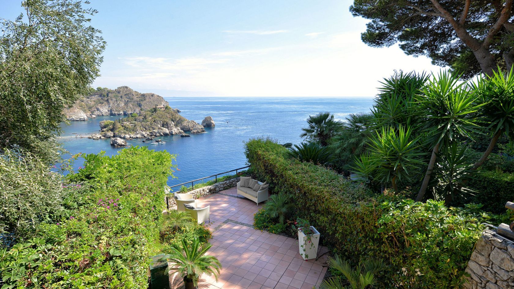 Garden with panoramic view