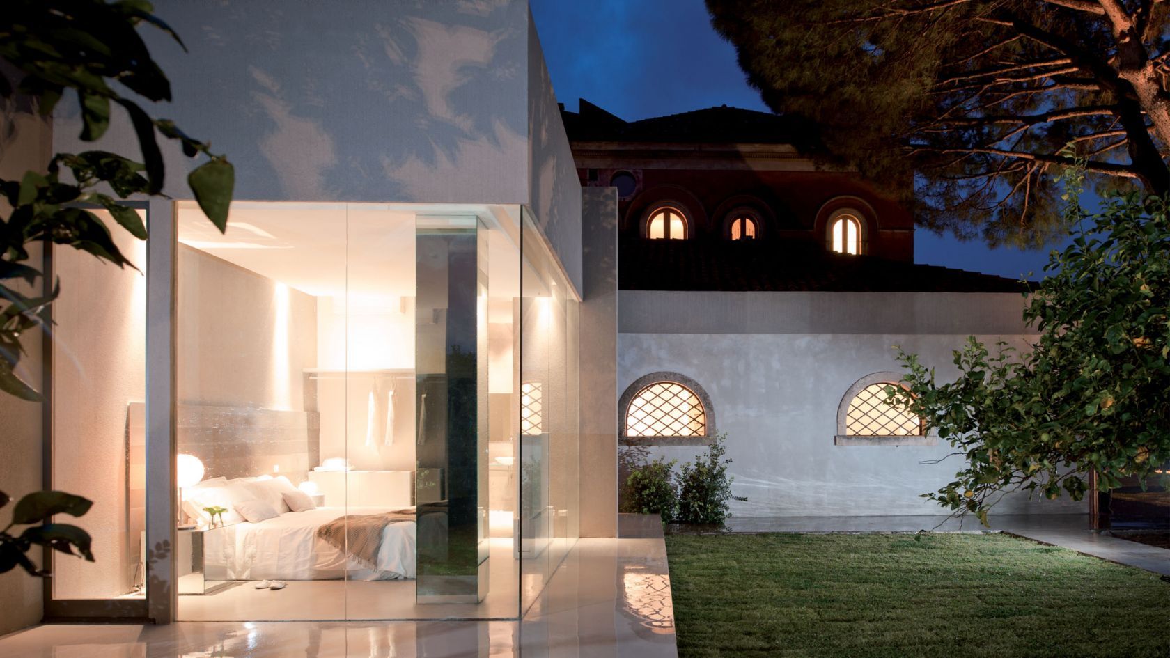 Contemporary & traditional architecture