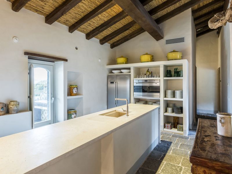 The fully equipped kitchen.